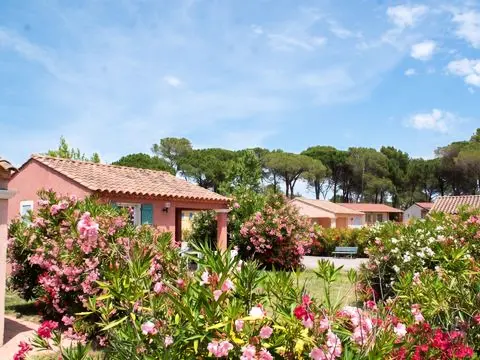 Camping Montana Parc Oasis Village - Coeur de l'Estérel 5 étoiles★★★★★