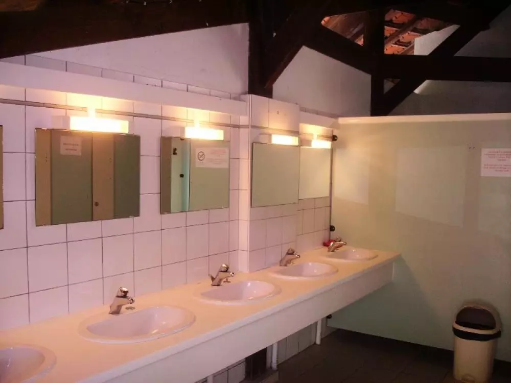 Village Camping LES VIGNES 3 étoiles★★★