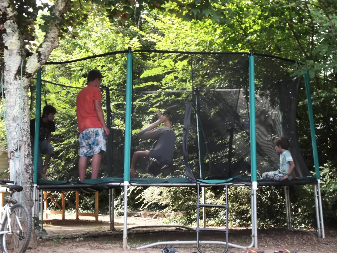 Village Camping LES VIGNES 3 étoiles★★★