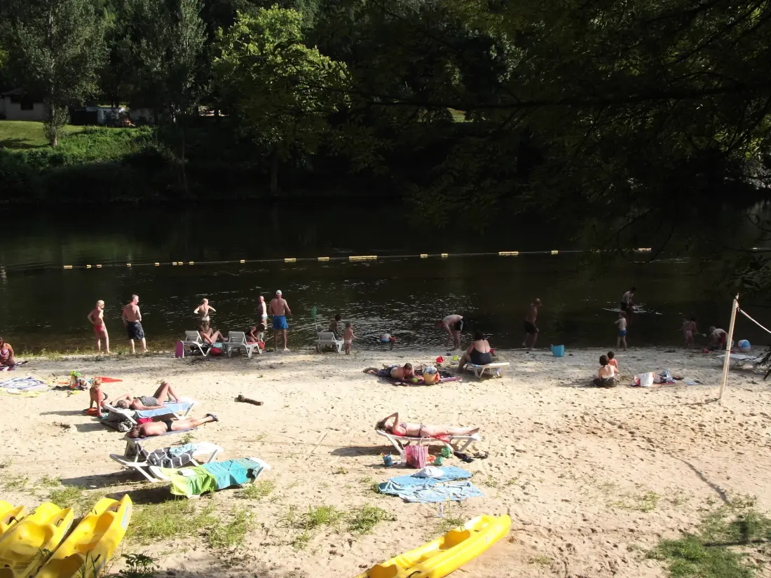 Village Camping LES VIGNES 3 étoiles★★★