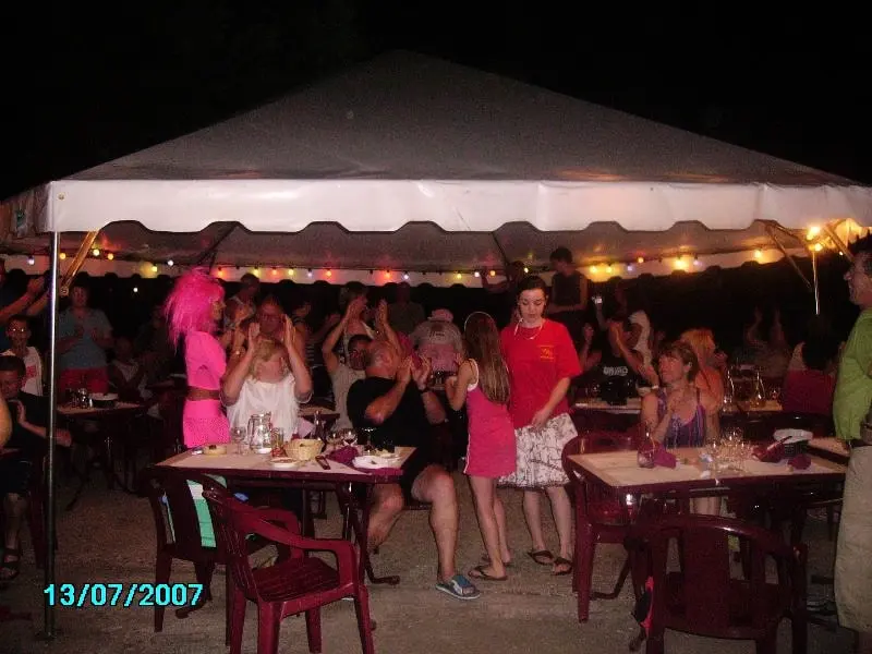 Village Camping LES VIGNES 3 étoiles★★★