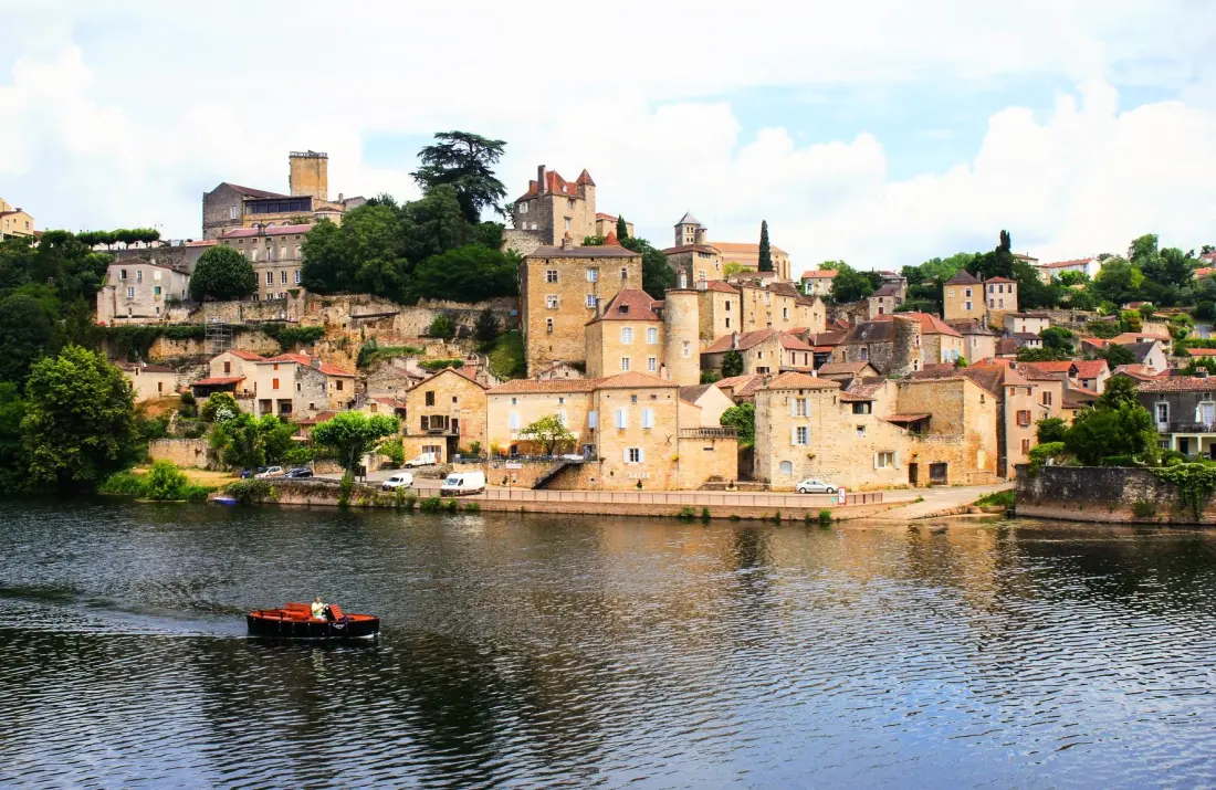 Village Camping LES VIGNES 3 étoiles★★★