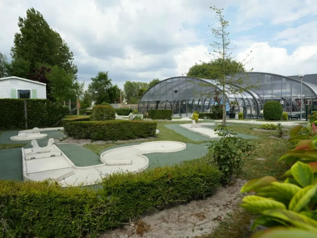 Camping Paradis Les Roses4 étoiles★★★★