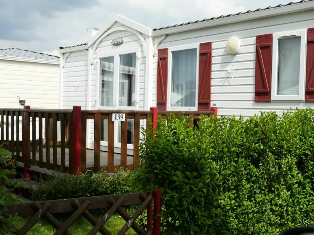Camping Paradis Les Roses4 étoiles★★★★