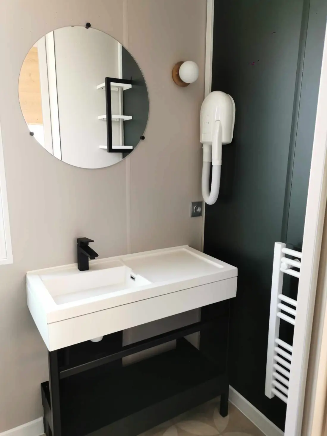 Camping Paradis Les Roses4 étoiles★★★★