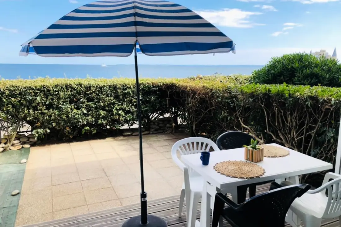 Appartement Vue Belle Iles  Et Le Chateau Turpault