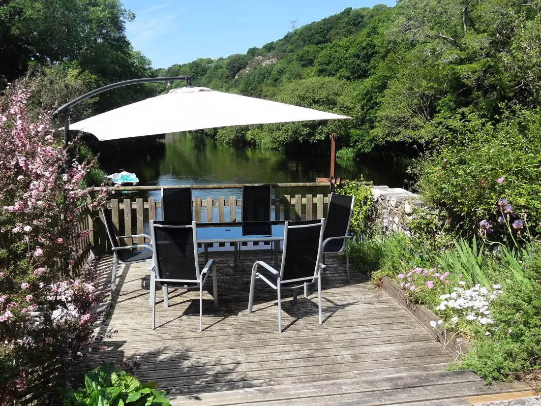 Résidence Apartment mit privater Terrasse am Fluss