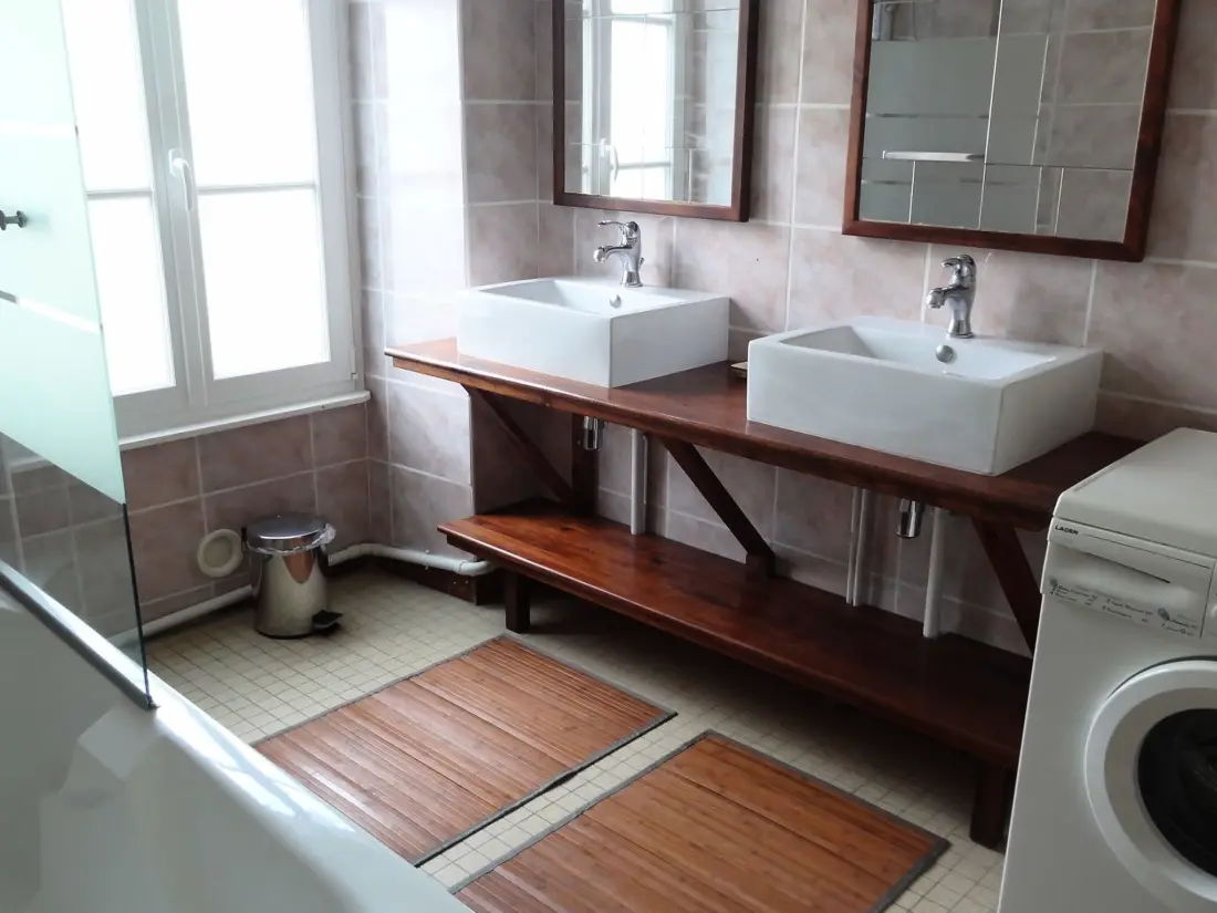 Résidence Apartment mit privater Terrasse am Fluss
