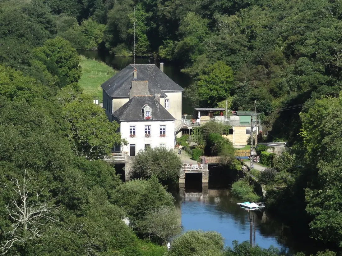 Résidence Apartment mit privater Terrasse am Fluss