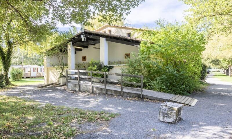 Alpha Camping Holding - Camping les Prés du Verdon *** - Quinson - 14
