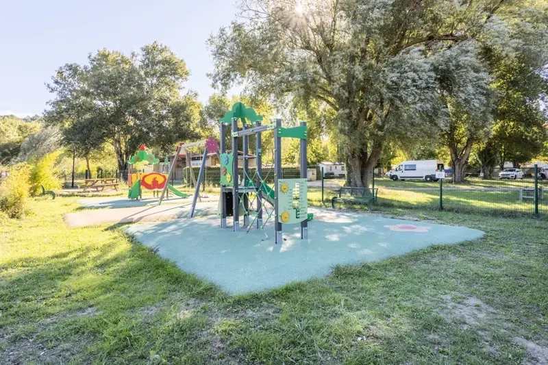 Alpha Camping Holding - Camping les Prés du Verdon 3 étoiles★★★