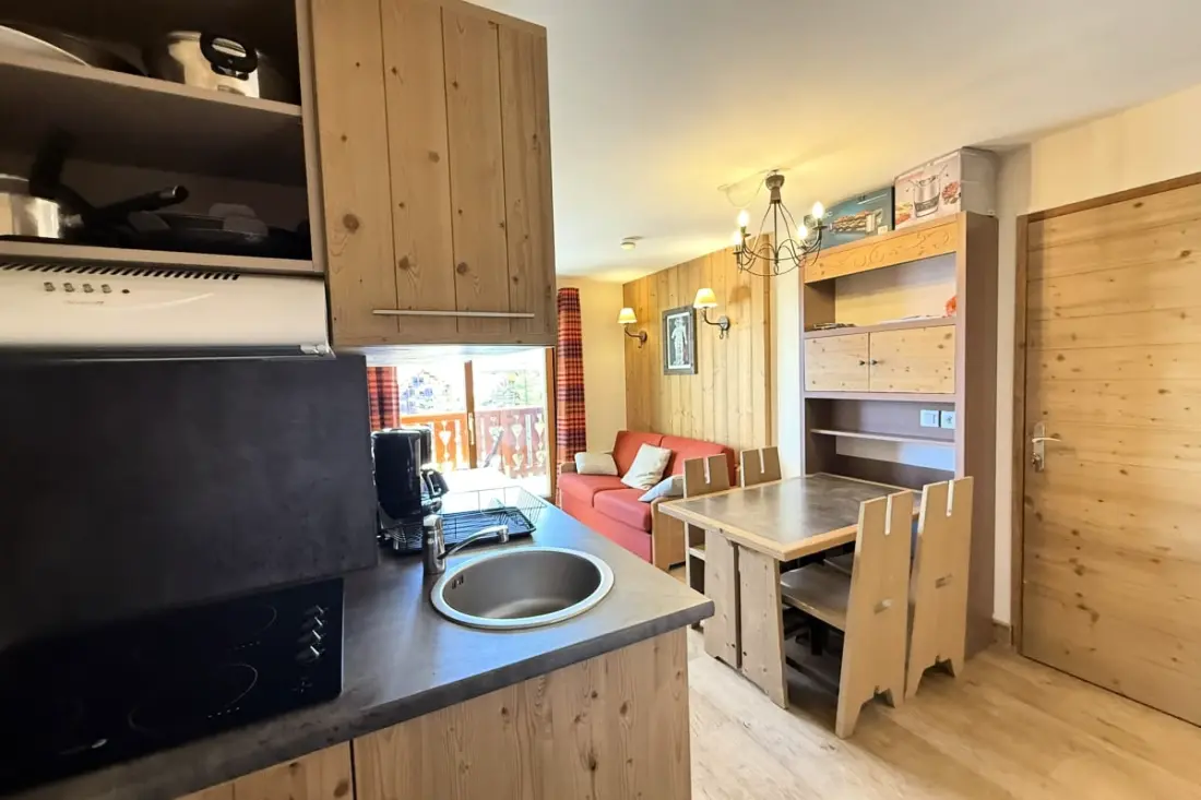 Résidence Risoul • T2 5 Pers • Piscine Et Sauna • Skis Aux Pieds