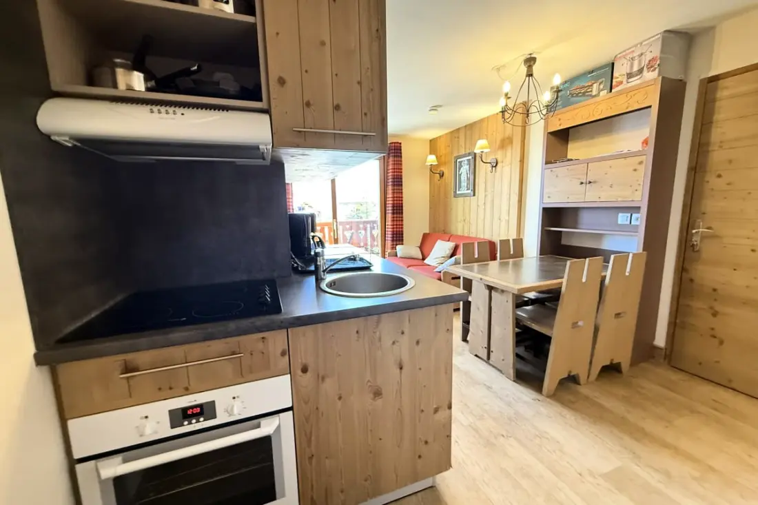 Résidence Risoul • T2 5 Pers • Piscine Et Sauna • Skis Aux Pieds