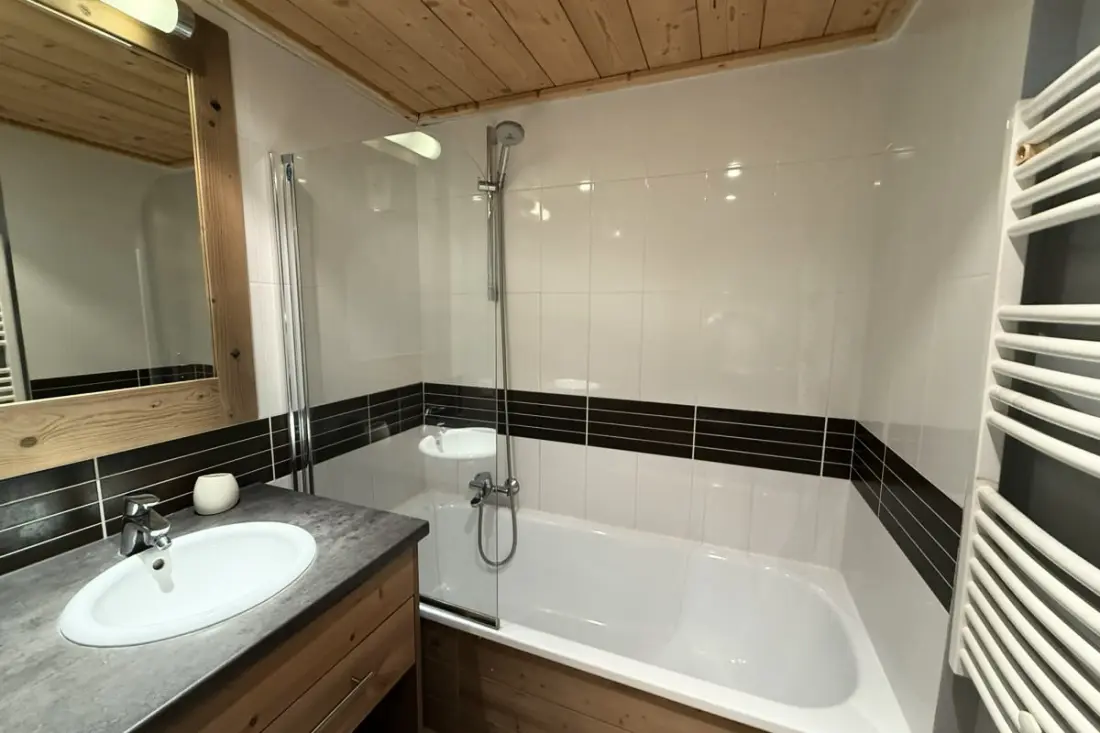 Résidence Risoul • T2 5 Pers • Piscine Et Sauna • Skis Aux Pieds