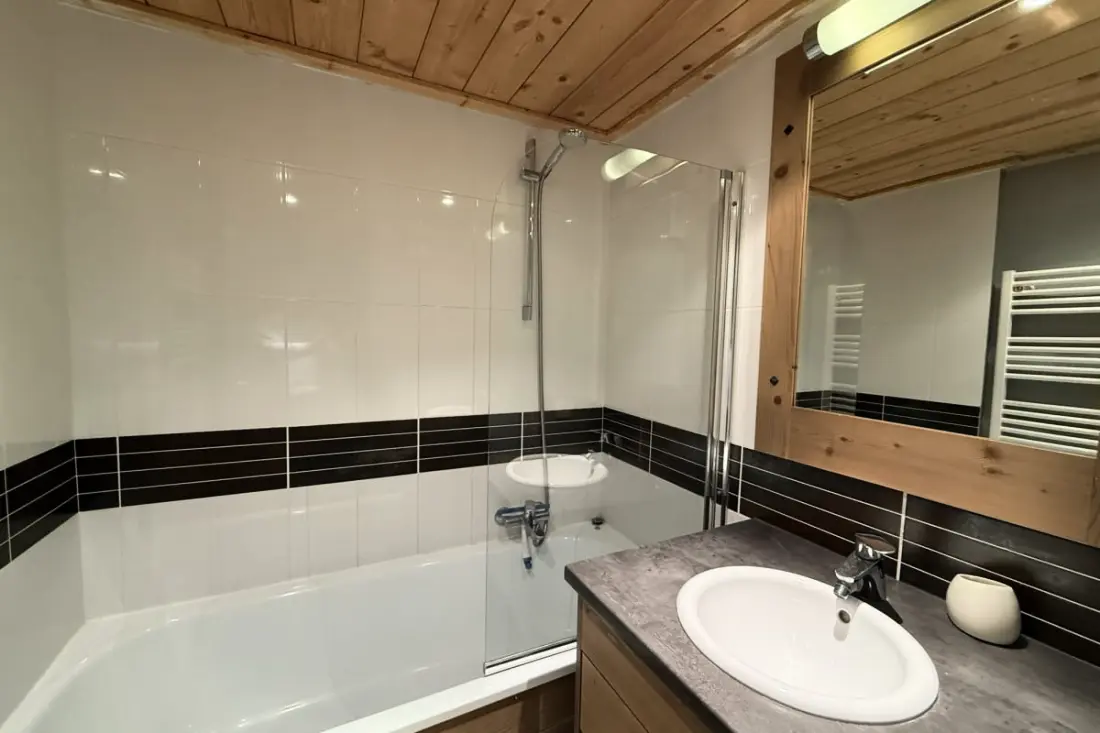 Résidence Risoul • T2 5 Pers • Piscine Et Sauna • Skis Aux Pieds