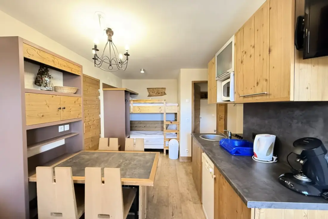 Résidence Risoul • T2 6 Pers • Piscine Et Sauna • Skis Aux Pieds