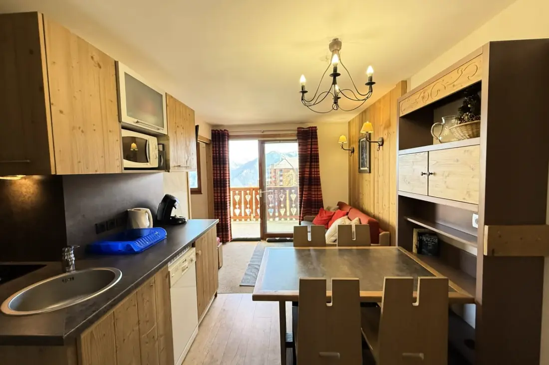 Résidence Risoul • T2 6 Pers • Piscine Et Sauna • Skis Aux Pieds