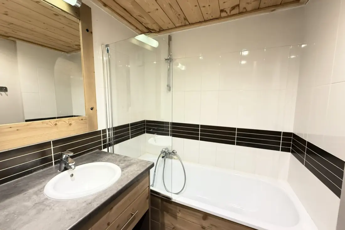 Résidence Risoul • T2 6 Pers • Piscine Et Sauna • Skis Aux Pieds