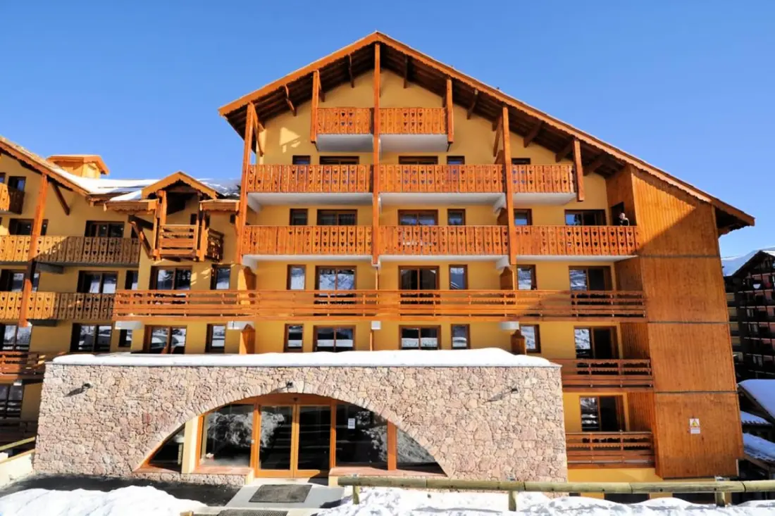 Résidence Risoul • T2 6 Pers • Piscine Et Sauna • Skis Aux Pieds