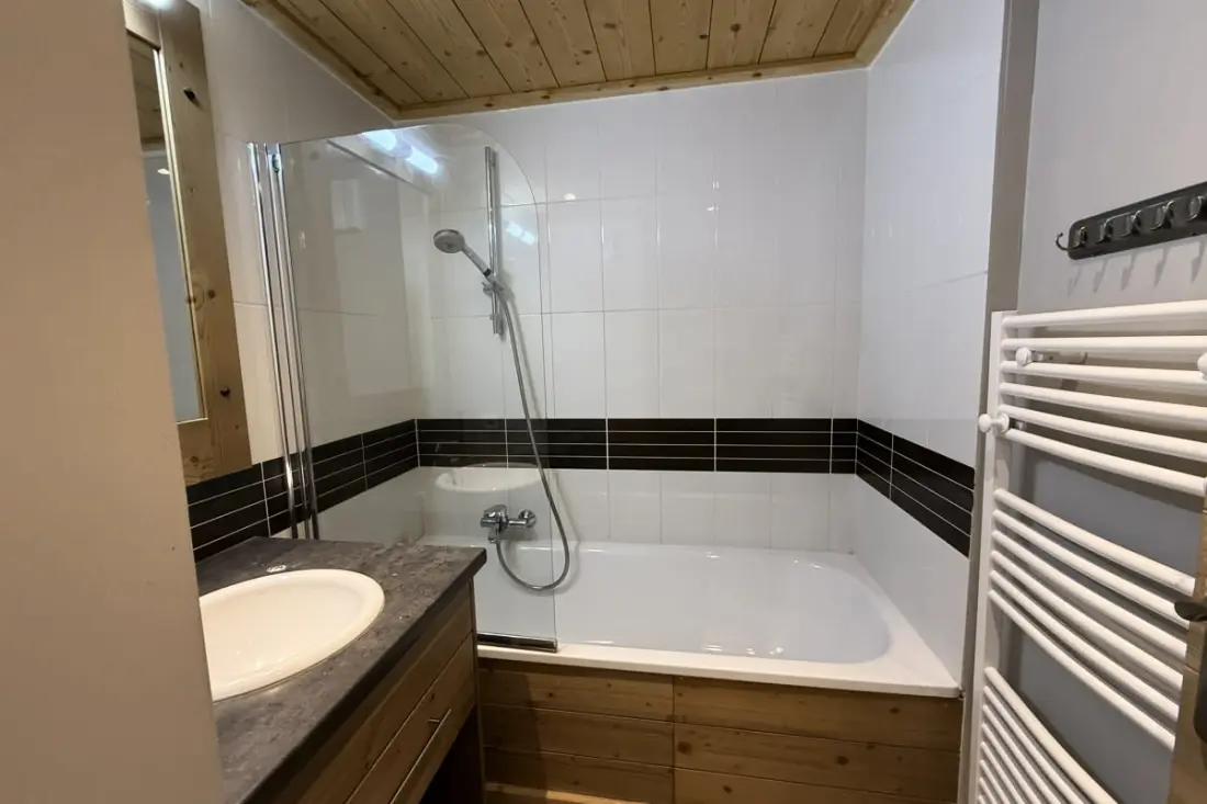 Résidence Risoul • T2 6 Pers • Piscine Et Sauna • Skis Aux Pieds