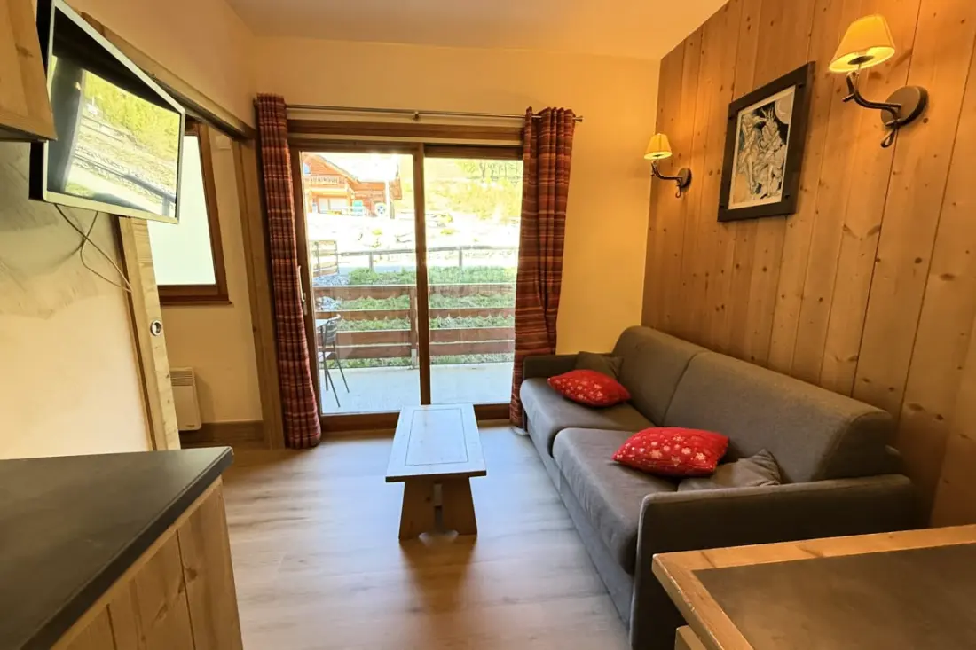 Résidence Risoul • T2 6 Pers • Piscine Et Sauna • Skis Aux Pieds