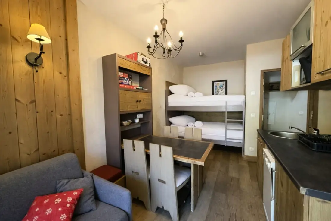 Résidence Risoul • T2 6 Pers • Piscine Et Sauna • Skis Aux Pieds