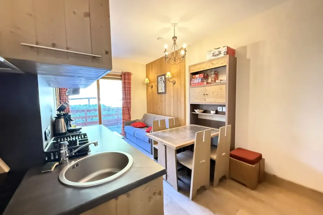 Résidence Risoul • T2 6 Pers • Piscine Et Sauna • Skis Aux Pieds