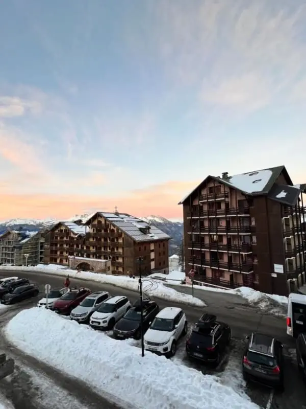 Studio Lumineux à Risoul, Ski Aux Pieds Et Confort