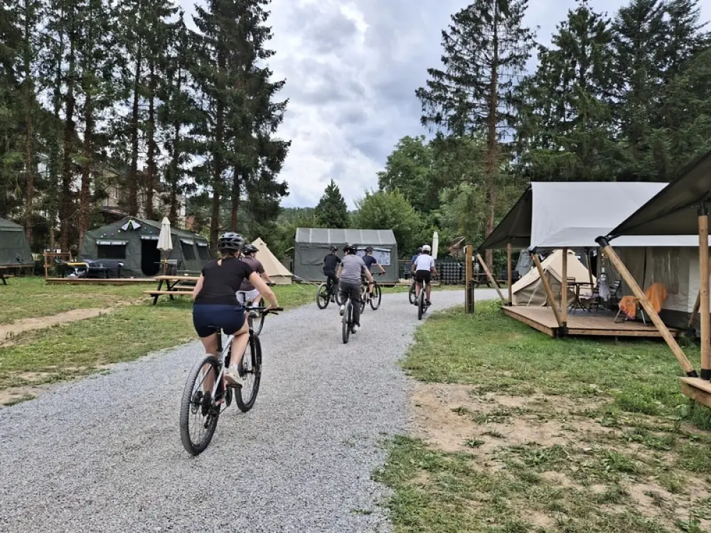 1-ouder camping Au Bord de l'Ourthe 2 étoiles★★