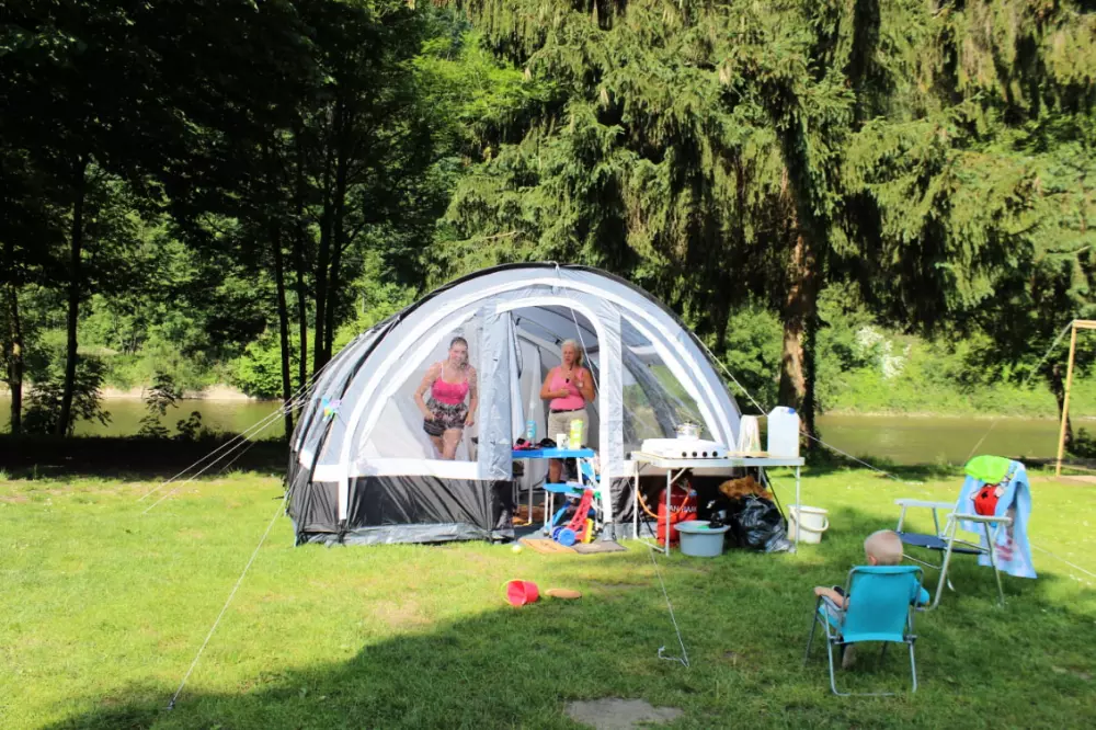 1-ouder camping Au Bord de l'Ourthe 2 étoiles★★