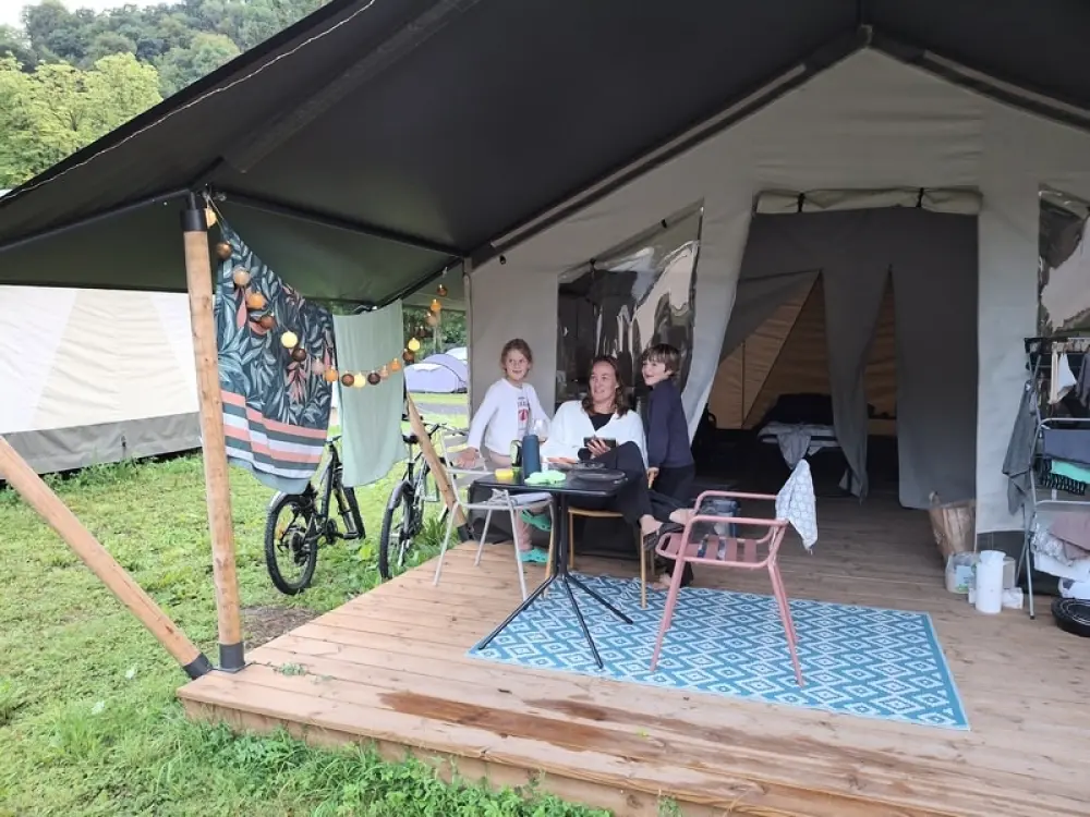 1-ouder camping Au Bord de l'Ourthe 2 étoiles★★