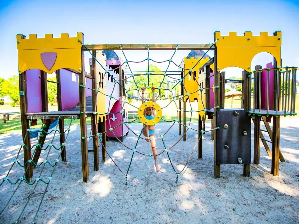 Camping Château de Fonrives