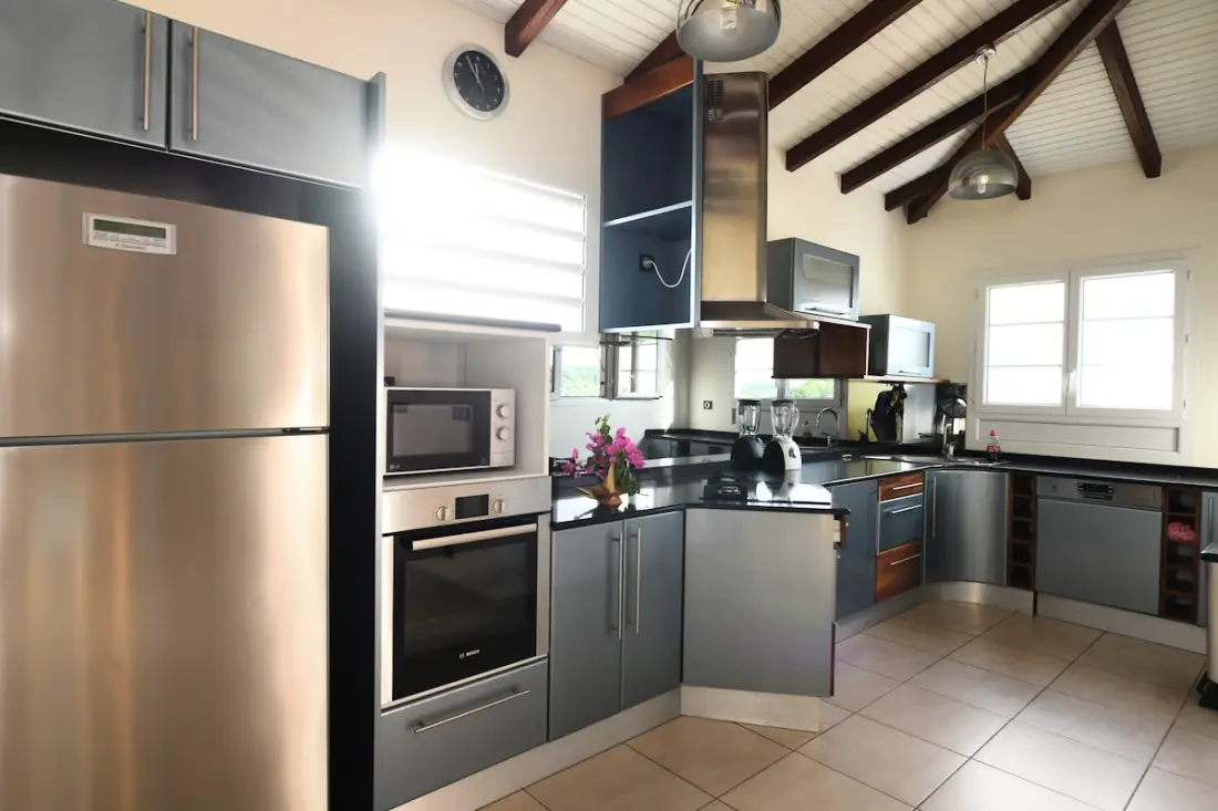 972d3 - Villa De 240m2 - Piscine - 5 Chambres