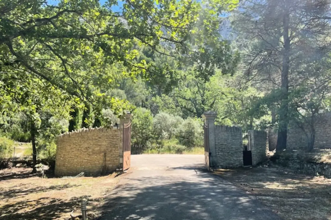 Propriété D'exception Au Coeur Du Luberon