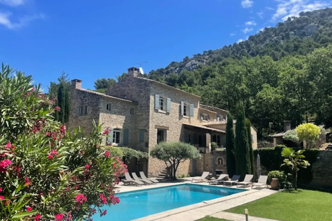 Propriété D'exception Au Coeur Du Luberon