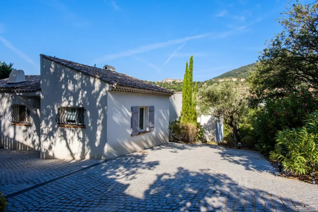 Villa In Les Issambres With Swimming Pool, Sleeps 10