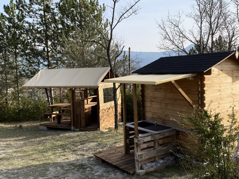 Flower Camping Les Hauts de Rosans 4 étoiles★★★★