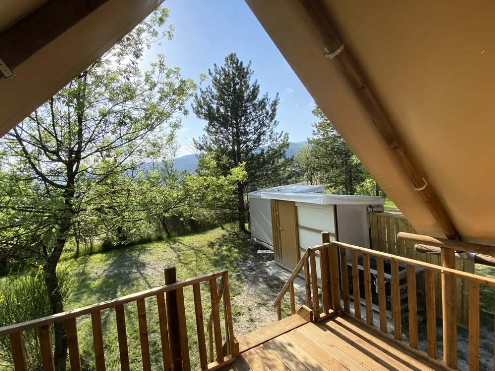 Flower Camping Les Hauts de Rosans 4 étoiles★★★★