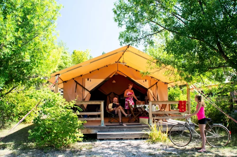 Flower Camping Les Hauts de Rosans 4 étoiles★★★★