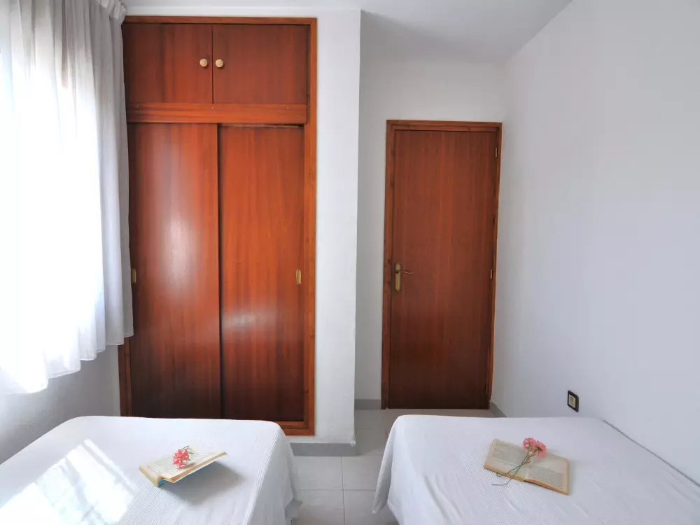 Location de Vacances Roses 588