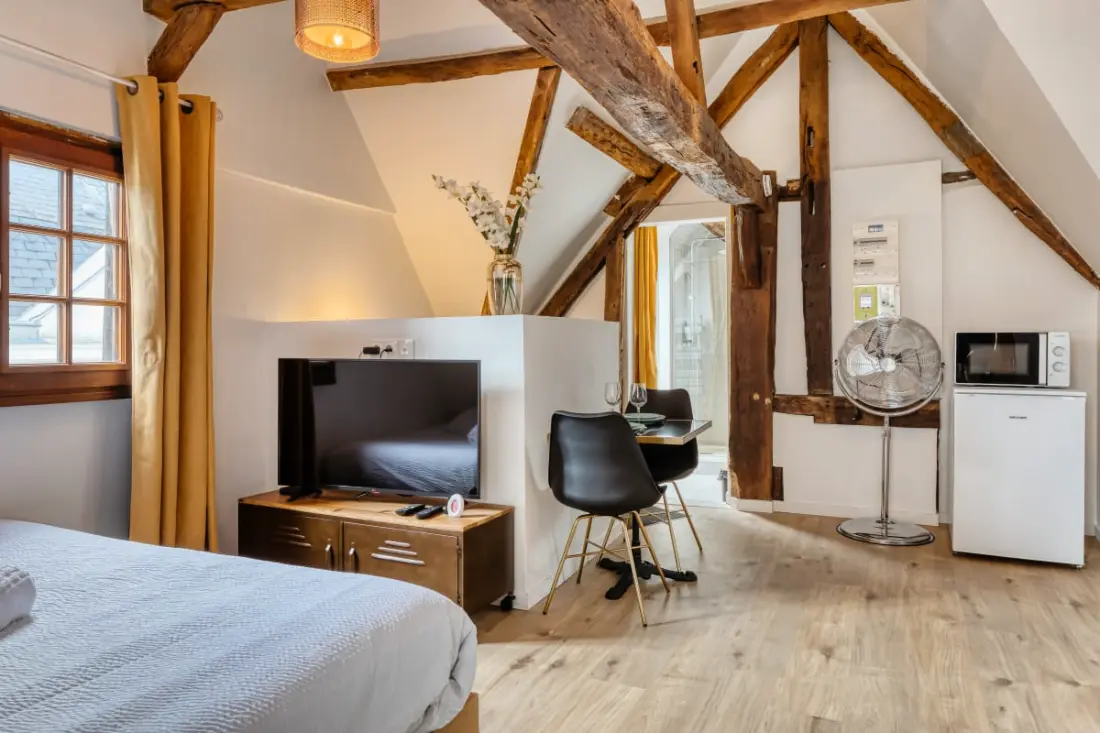 Eveil 4 : Le Refuge Lumière Sous Les Toits De Rouen