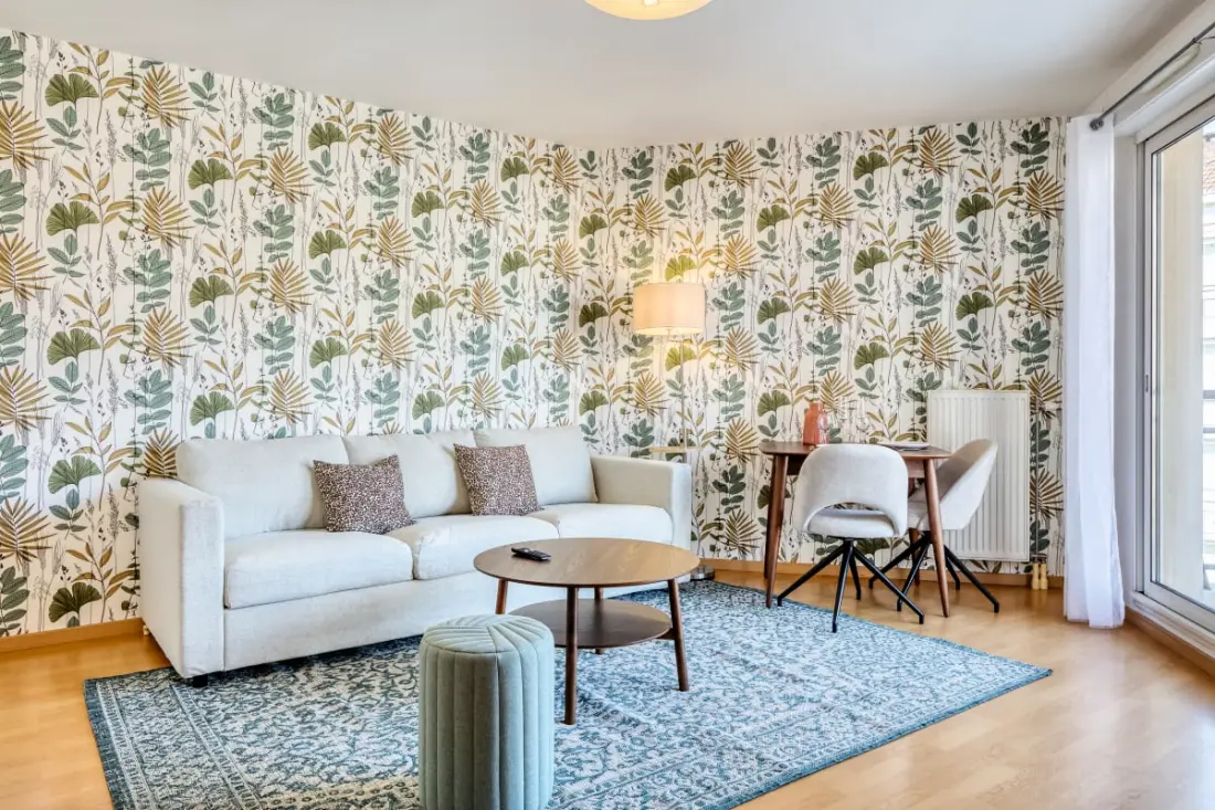 Floria – Élégant Appartement Avec Balcon, Cave Et Parking