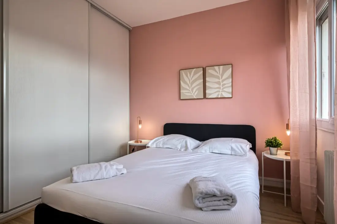 La Suite Des 3 Tours : Spacieux 3 Chambres