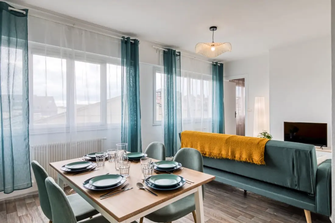 La Suite Des 3 Tours : Spacieux 3 Chambres