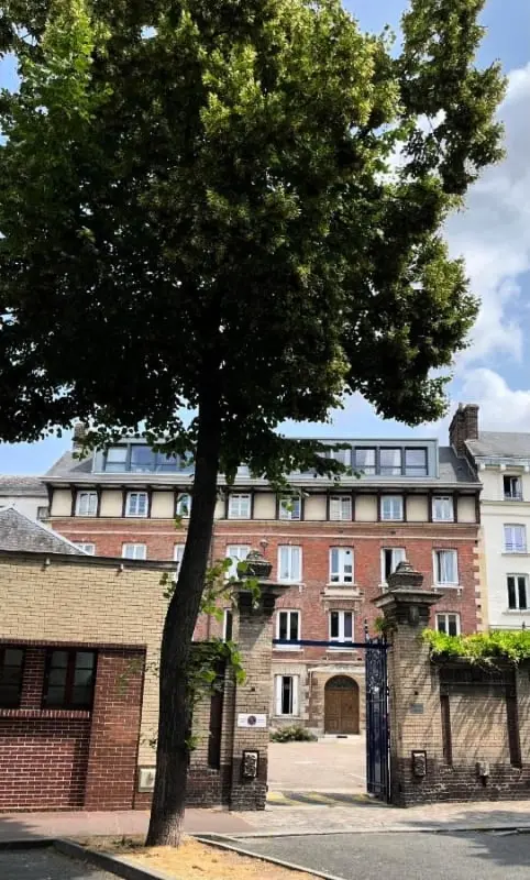 Flaubert : Appartement Avec Parking, Idéal Au Cœur Du Centre-ville