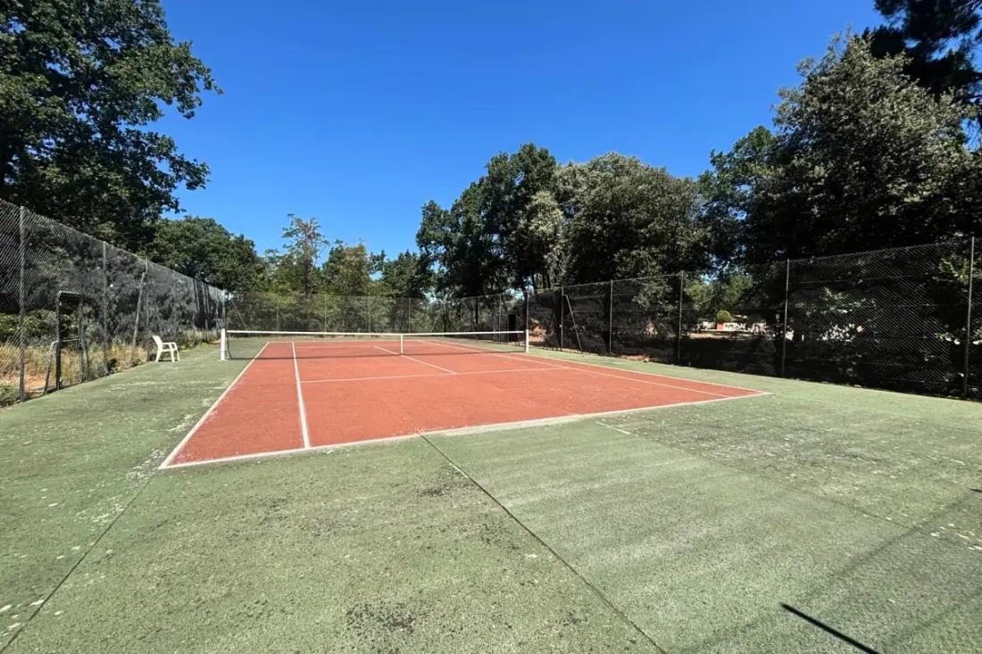 Maison En Pierre à Roussillon - Piscine Et Tennis