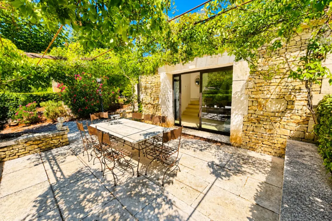 Maison En Pierre à Roussillon - Piscine Et Tennis