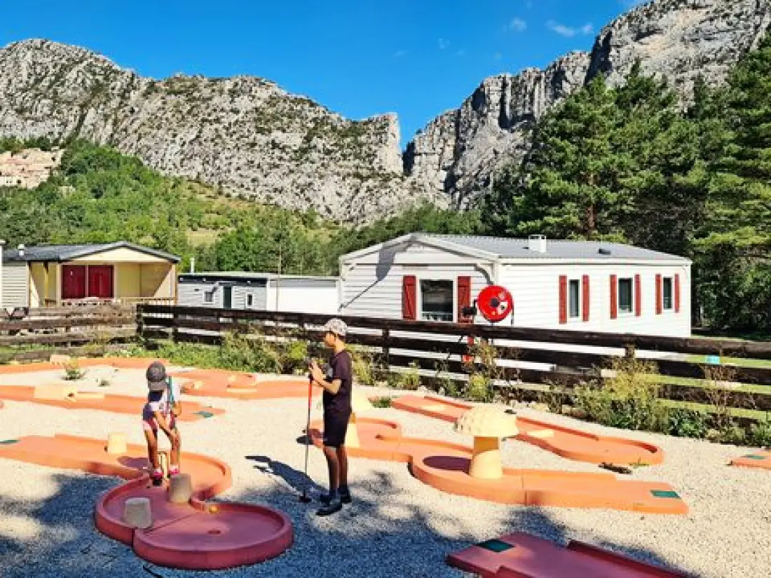 Camping Tikayan La Pinatelle 2 étoiles★★