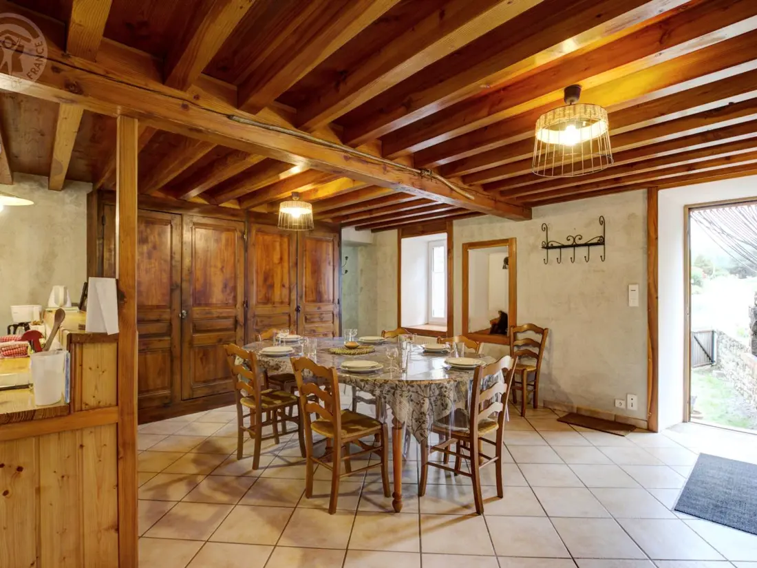 Maison de Vacances SAINT-BONNET-LE-COURREAU 2