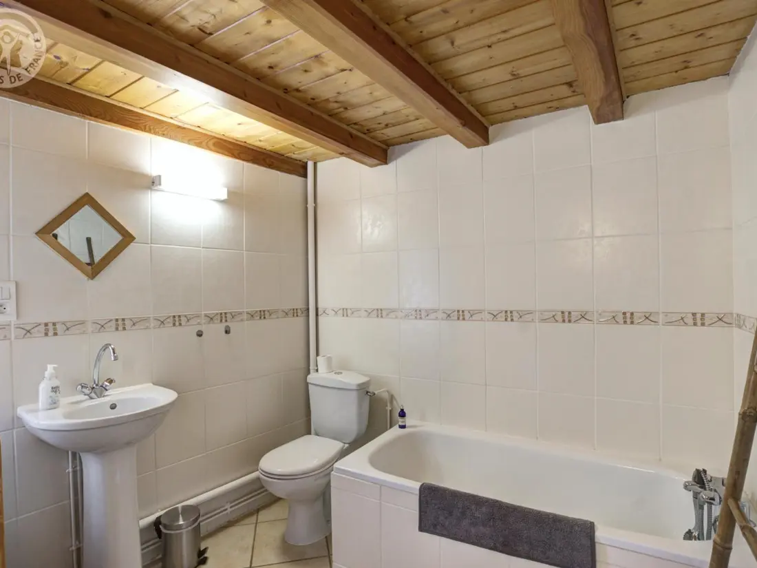 Maison de Vacances SAINT-BONNET-LE-COURREAU 2